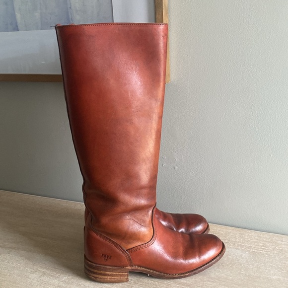 Frye Shoes - FRYE knee high leather boots size 7. In good condition!!